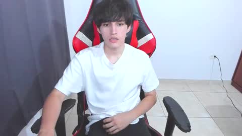 Snapshot of eren_tatakae chatting on 10-17-25, 03:20 eren_tatakae online show from 10-17-25, 03:20