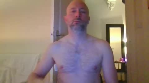 eric334418 online show from 01-12-26, 08:52