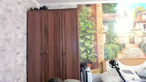 Eric online show from 10-17-25, 08:06