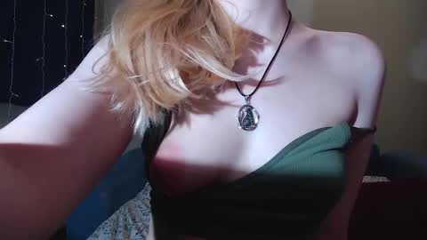 Snapshot of erica_mayer chatting on 10-12-25, 10:58 Erica online show from 10-12-25, 10:58