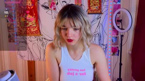 Erica Winterr online show from 03-10-25, 04:17