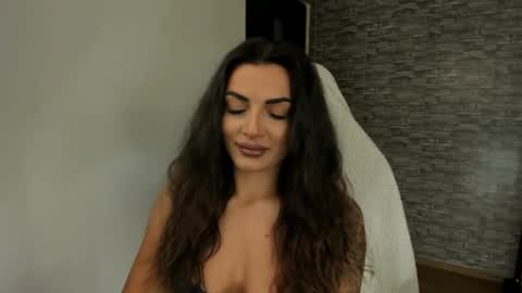 Snapshot of erica_xoo chatting on 06-29-26, 04:52 Riaaa online show from 06-29-26, 04:52