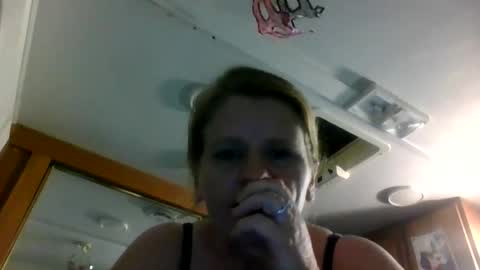 Snapshot of ericas080625 chatting on 10-21-25, 04:46 EazyE MattyDaddy online show from 10-21-25, 04:46