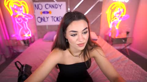 Erica online show from 11-04-25, 03:44