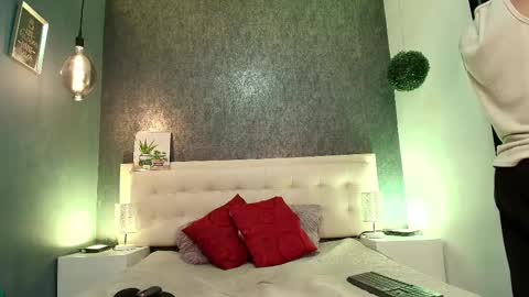   online show from 03-05-25, 03:40