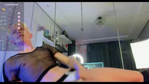 Snapshot of ericnortman chatting on 09-19-25, 04:29 Eric online show from 09-19-25, 04:29