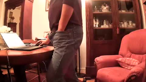 Snapshot of ericstephcam31 chatting on 11-29-25, 09:29 Steph et Eric online show from 11-29-25, 09:29