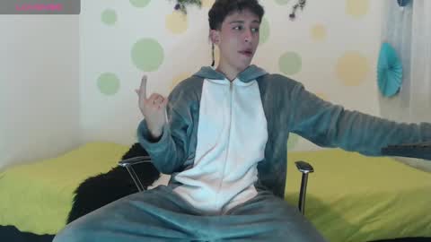 Jhon online show from 01-18-25, 07:04