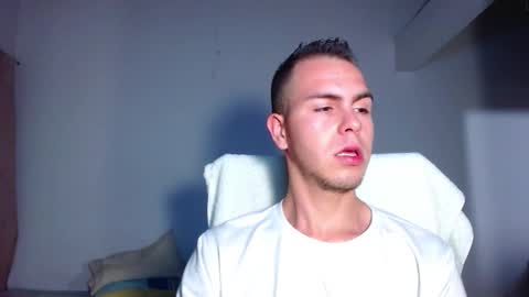 Snapshot of erik_rodriguez chatting on 11-19-25, 07:08 Erik rodriguez online show from 11-19-25, 07:08