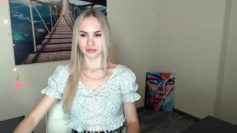 Erika online show from 10-03-25, 11:51