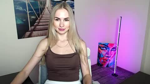 Snapshot of erikagavin chatting on 06-25-26, 11:48 Erika online show from 06-25-26, 11:48