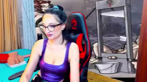 Snapshot of erikalorren chatting on 01-16-25, 10:02 erikalorren online show from 01-16-25, 10:02