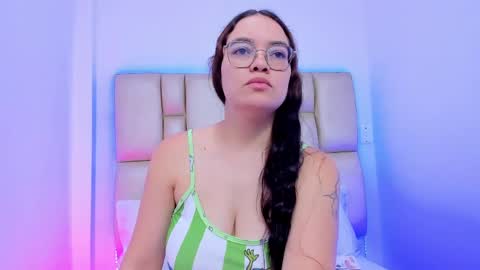 Snapshot of erikastar_ chatting on 05-01-26, 12:54 Erika online show from 05-01-26, 12:54