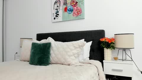 Snapshot of erikasweetie chatting on 03-03-25, 09:33 Erika online show from 03-03-25, 09:33