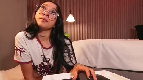 Eri  online show from 03-04-26, 08:37