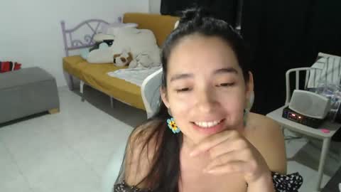 erina_1 online show from 06-08-26, 01:39