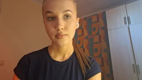Katrin online show from 06-07-26, 03:27