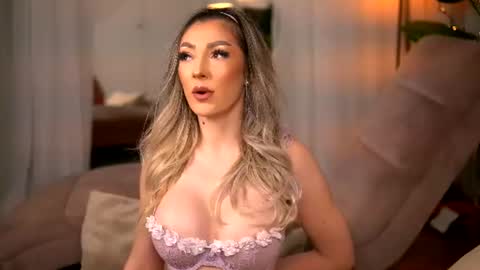 Snapshot of erisvesper chatting on 06-15-26, 03:09 Eris online show from 06-15-26, 03:09