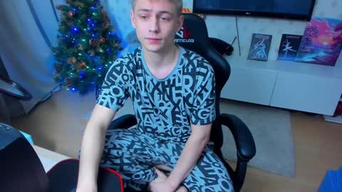 Snapshot of ermak_reborn chatting on 01-05-25, 01:35 Max online show from 01-05-25, 01:35