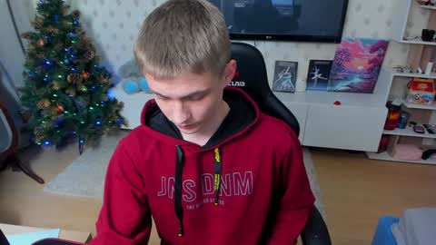 Snapshot of ermak_reborn chatting on 01-08-25, 10:37 Max online show from 01-08-25, 10:37