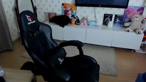 Max online show from 02-13-25, 05:05