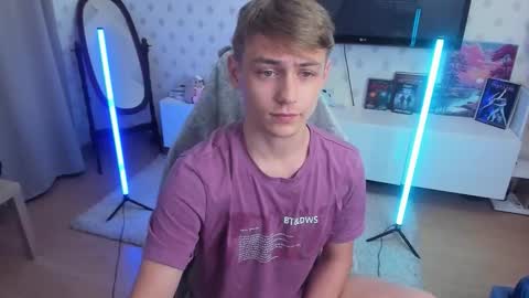 Snapshot of ermak_reborn chatting on 09-20-25, 12:44 Max online show from 09-20-25, 12:44