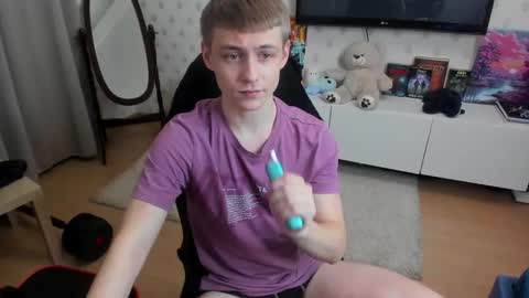 Snapshot of ermak_reborn chatting on 11-18-25, 07:51 Max online show from 11-18-25, 07:51