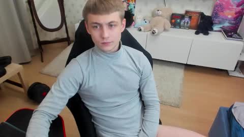 Snapshot of ermak_reborn chatting on 11-23-25, 11:04 Max online show from 11-23-25, 11:04