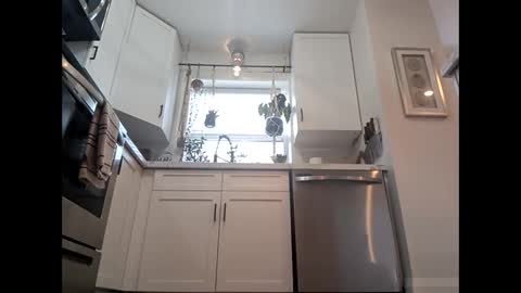 Hmmmhmmmm online show from 03-21-26, 06:22