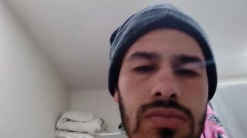 Snapshot of erny707 chatting on 12-17-25, 06:19 erny707 online show from 12-17-25, 06:19