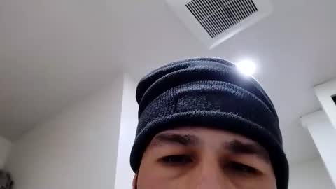 Snapshot of erny707 chatting on 12-20-25, 01:45 erny707 online show from 12-20-25, 01:45