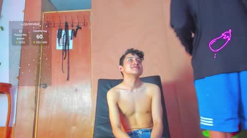 Snapshot of eros_fang chatting on 09-27-25, 12:32 eros_fang online show from 09-27-25, 12:32