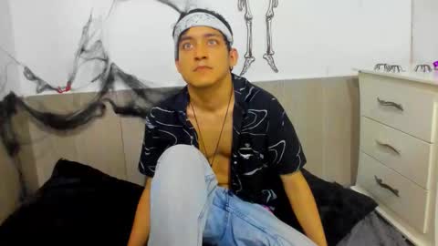 Snapshot of eros_fang chatting on 10-24-25, 12:12 eros_fang online show from 10-24-25, 12:12