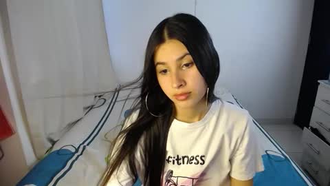 Snapshot of erosgirls_ chatting on 10-19-25, 09:15 erosgirls_ online show from 10-19-25, 09:15