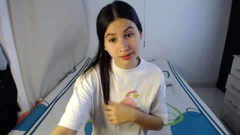 Snapshot of erosgirls_ chatting on 11-10-25, 02:21 erosgirls_ online show from 11-10-25, 02:21