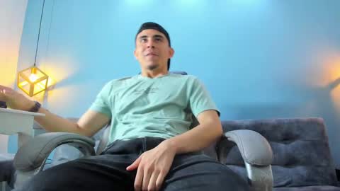 Snapshot of eross_santy chatting on 09-19-25, 01:01 Eross online show from 09-19-25, 01:01