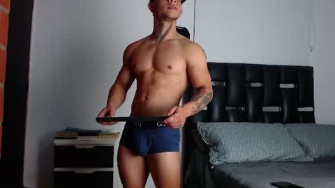 Snapshot of erosscott chatting on 06-10-26, 11:57 Eros online show from 06-10-26, 11:57