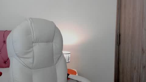 Snapshot of erotic_boobs chatting on 12-02-24, 07:27 Karen online show from 12-02-24, 07:27