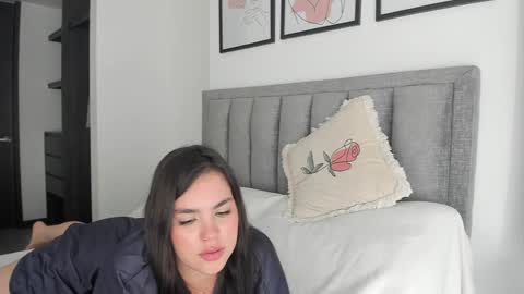 Snapshot of erotic_boobs chatting on 01-14-25, 07:43 Karen online show from 01-14-25, 07:43