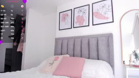 Snapshot of erotic_boobs chatting on 02-04-25, 04:29 Karen online show from 02-04-25, 04:29