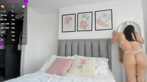 Snapshot of erotic_boobs chatting on 02-06-25, 12:37 Karen online show from 02-06-25, 12:37