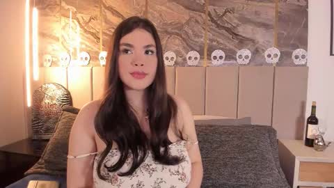 Snapshot of erotic_boobs chatting on 10-29-25, 07:26 Karen online show from 10-29-25, 07:26