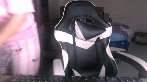 Sara online show from 03-17-26, 05:33