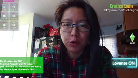 Snapshot of eroticalynn chatting on 12-06-24, 08:18 Lynn online show from 12-06-24, 08:18