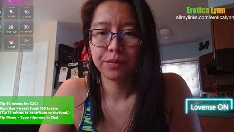 Snapshot of eroticalynn chatting on 01-14-25, 06:49 Lynn online show from 01-14-25, 06:49