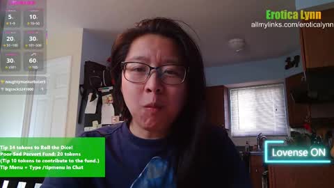 Snapshot of eroticalynn chatting on 02-27-25, 07:58 Lynn online show from 02-27-25, 07:58