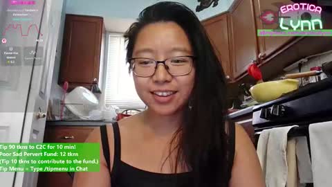Snapshot of eroticalynn chatting on 10-23-25, 07:12 Lynn online show from 10-23-25, 07:12