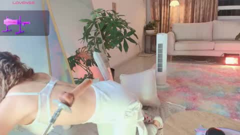 Snapshot of erotik_lady chatting on 09-23-25, 02:36 TINY online show from 09-23-25, 02:36