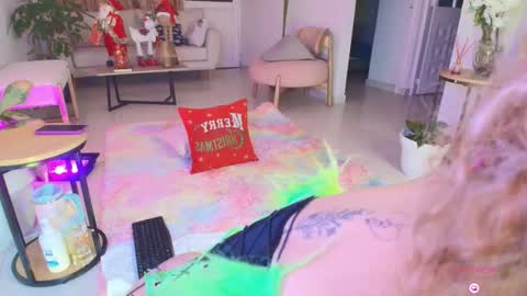 Snapshot of erotik_lady chatting on 11-26-25, 03:51 TINY online show from 11-26-25, 03:51