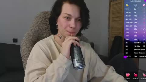 Snapshot of esajukyy chatting on 04-22-26, 01:23 esajukyy online show from 04-22-26, 01:23